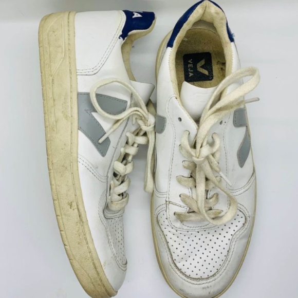 Veja Shoes - Veja Campo Low Top Sneakers -Size 8